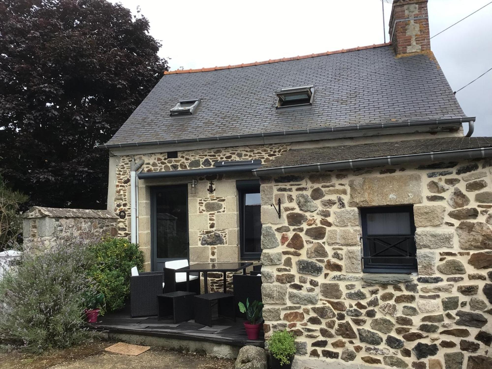 Maison En Pierre A La Campagne Proche De La Mer Plourhan Exterior photo